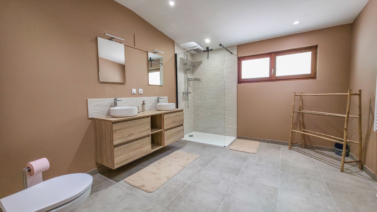 Photo of Bathroom in Saint-Andre-de-Roquepertuis