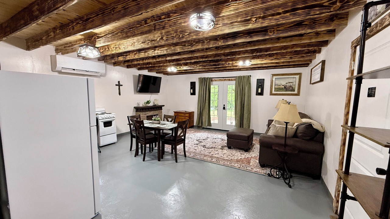 Photo of Livingroom in Oklahoma County