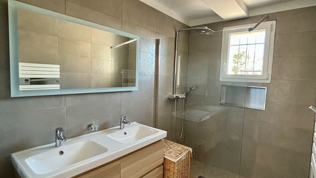 Photo of Bathroom in Les Pennes-Mirabeau