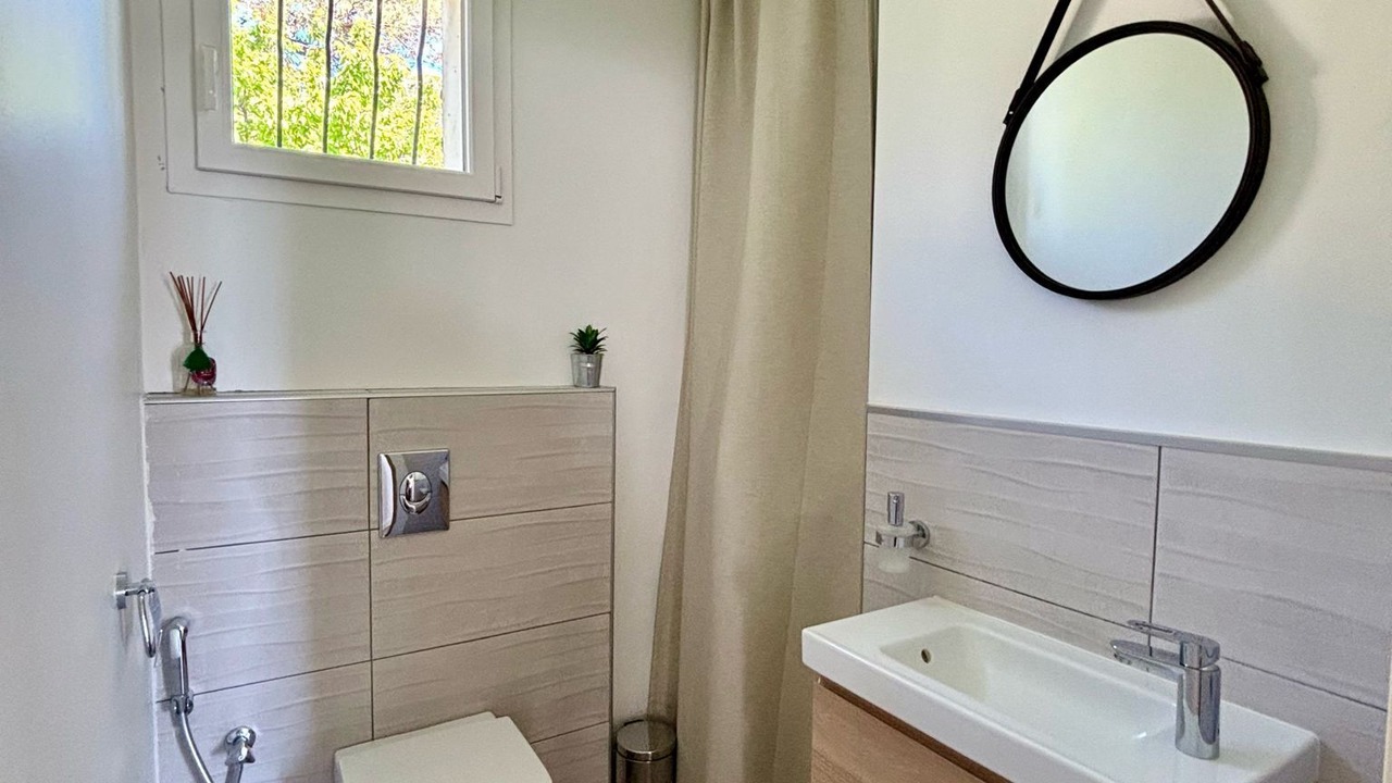 Photo of Bathroom in Les Pennes-Mirabeau