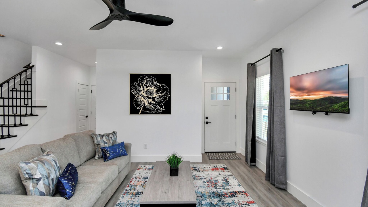 Photo of Livingroom in Northside