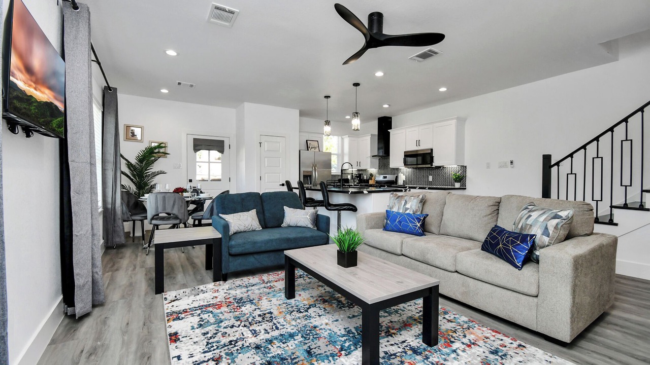 Photo of Livingroom in Northside