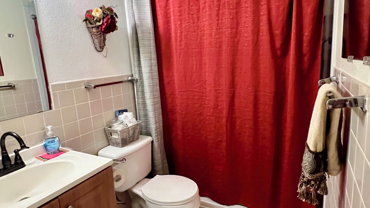 Photo of Bathroom in Northwest Los Angeles Heights