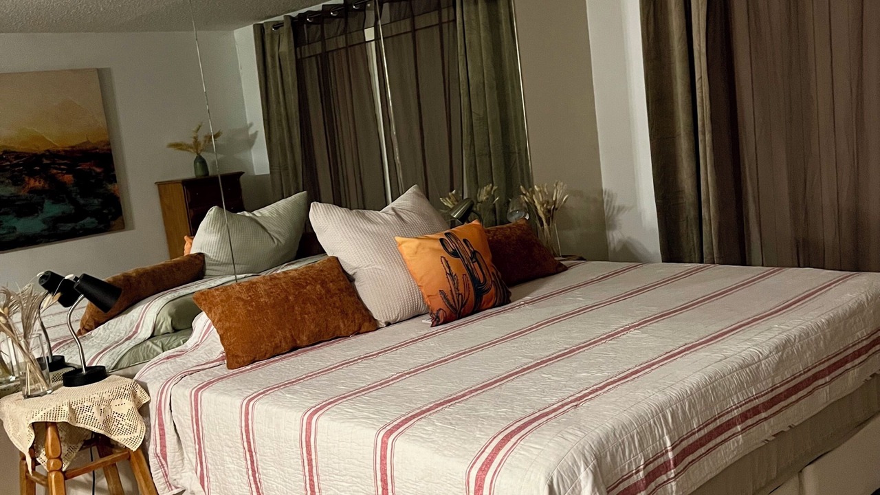 Photo of Bedroom in Northwest Los Angeles Heights