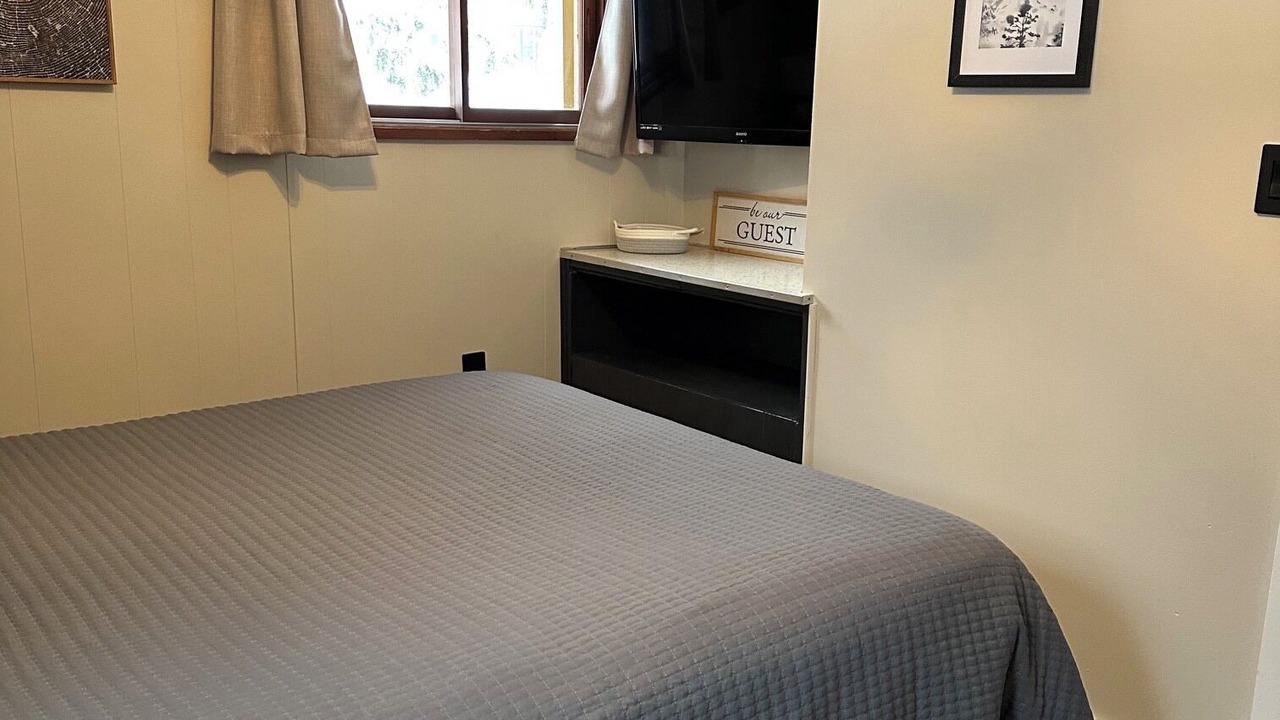 Photo of Bedroom in Ontonagon