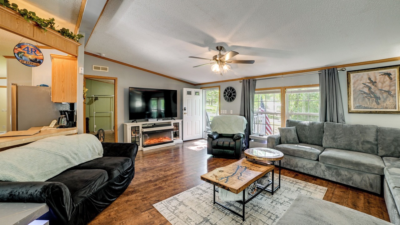 Photo of Livingroom in Kuttawa