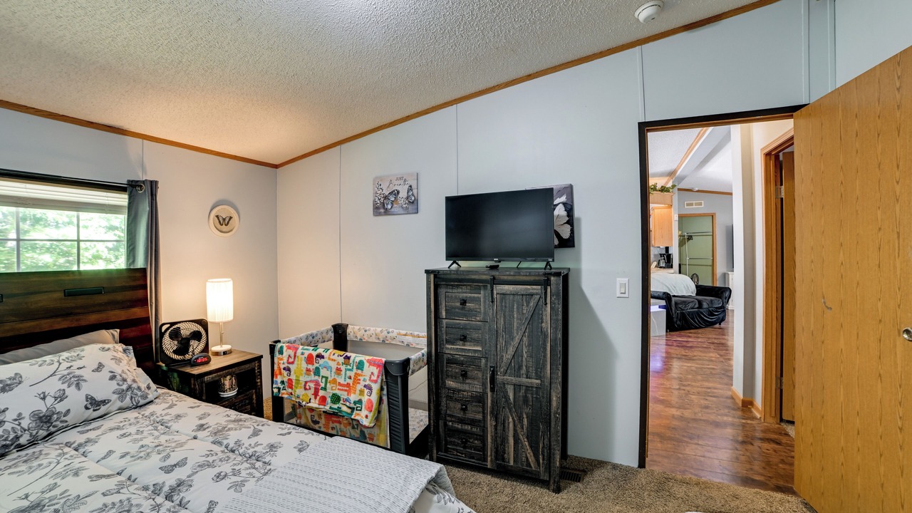 Photo of Bedroom in Kuttawa
