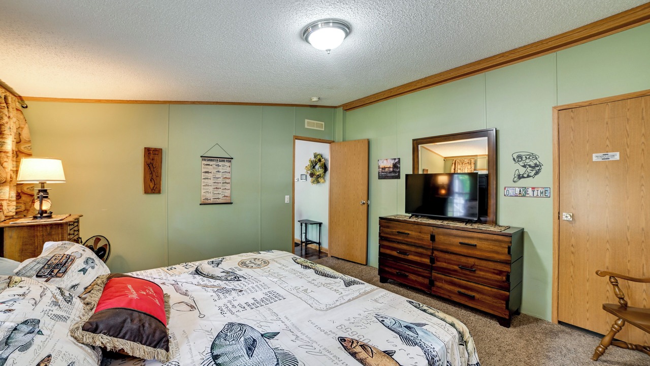 Photo of Bedroom in Kuttawa