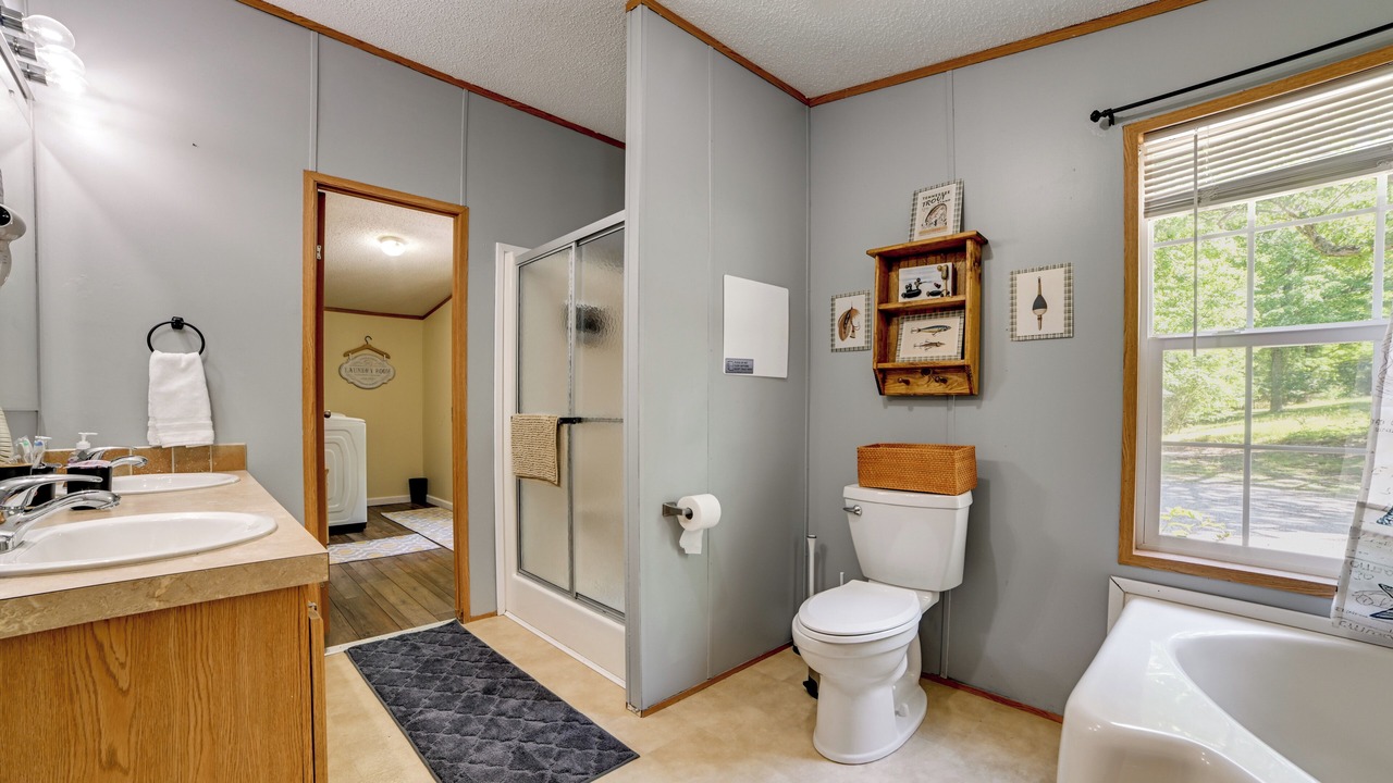 Photo of Bathroom in Kuttawa