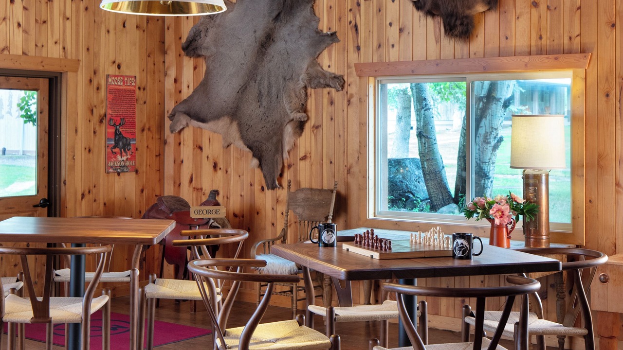 Photo of Others in Victor