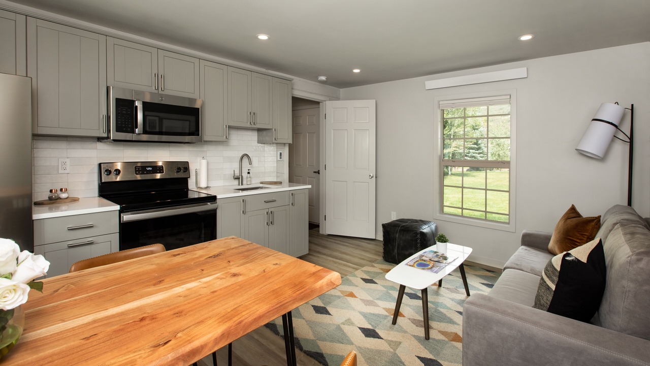 Photo of Livingroom in Victor