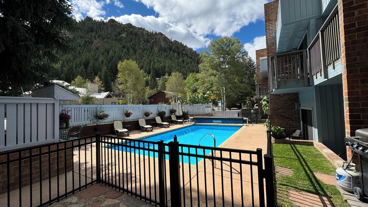 Photo of Outdoor in West End