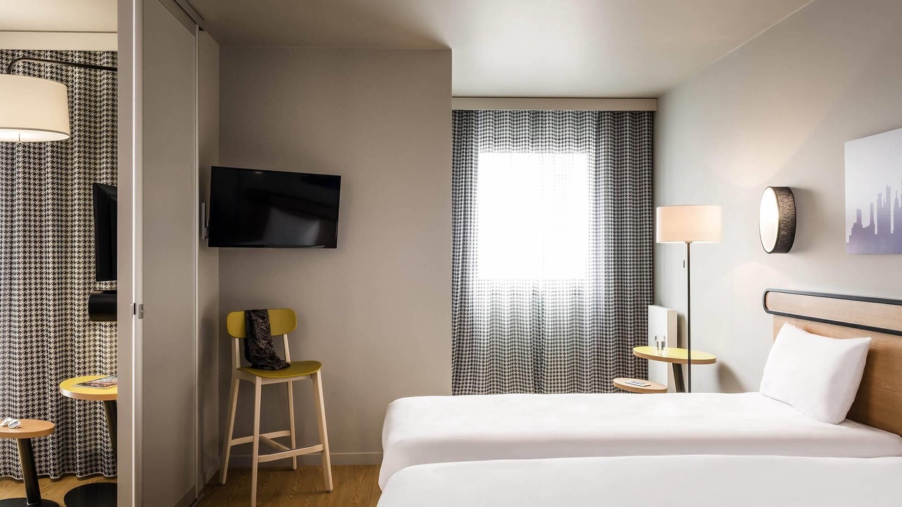 Photo of Bedroom in Petit-Colombes