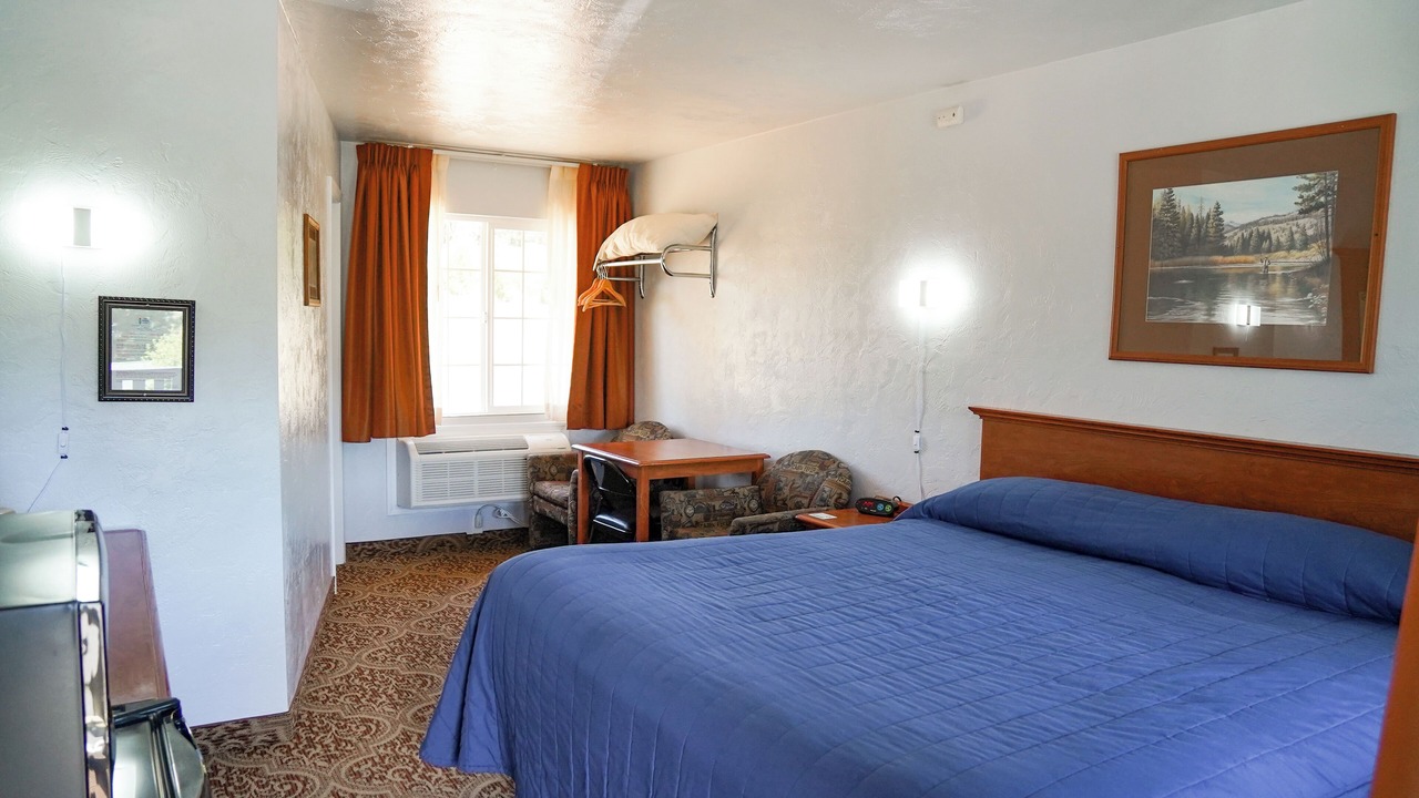 Photo of Bedroom in Mount Shasta