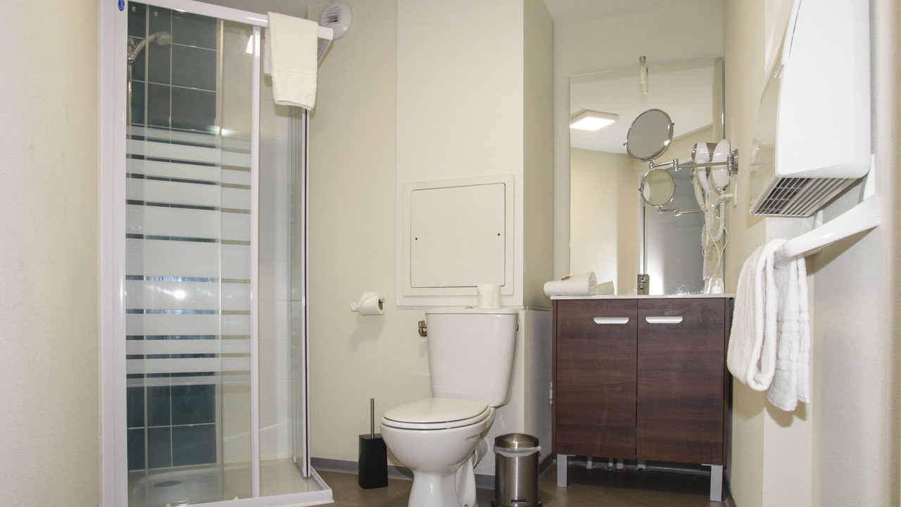 Photo of Bathroom in Chateaudun-Bannier