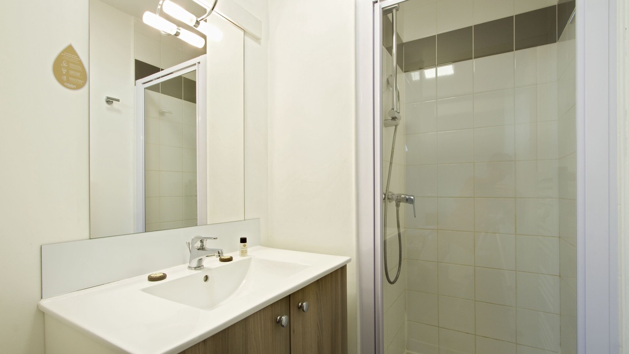 Photo of Bathroom in Auris