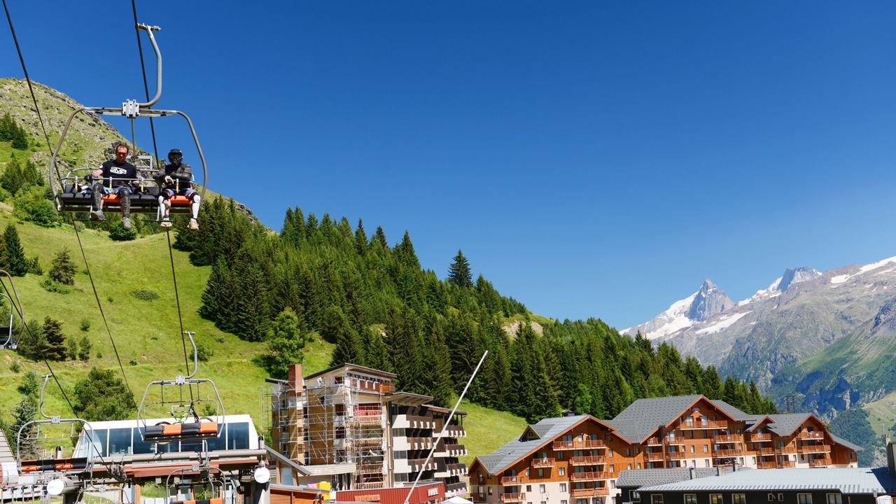 Photo of Outdoor in Auris