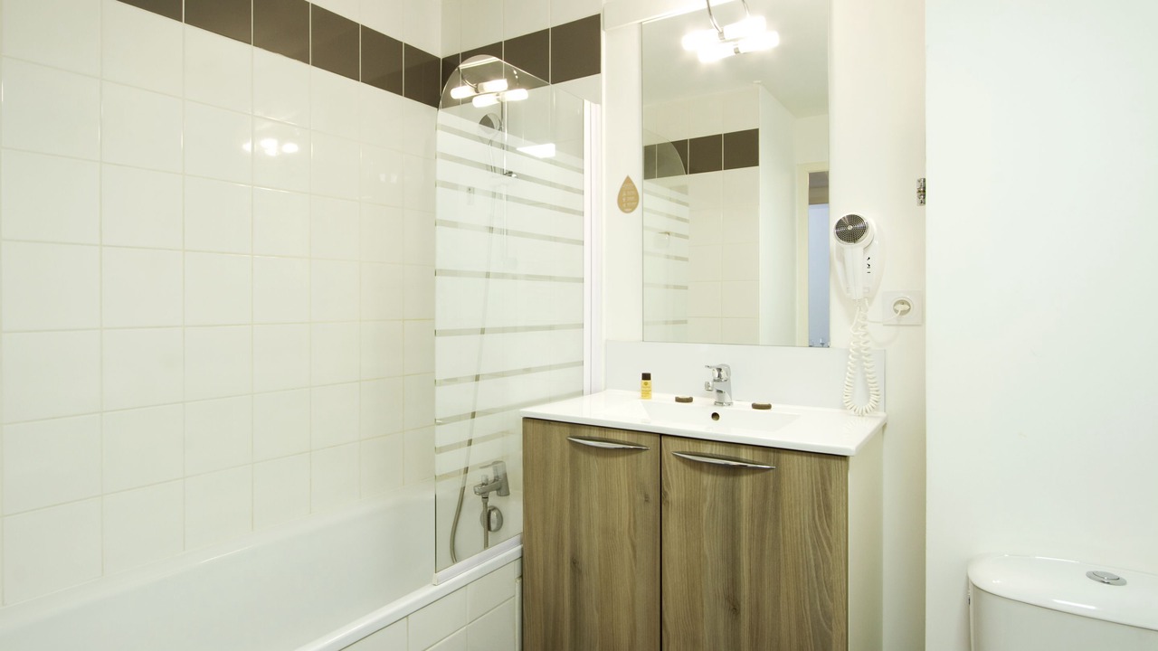 Photo of Bathroom in Auris