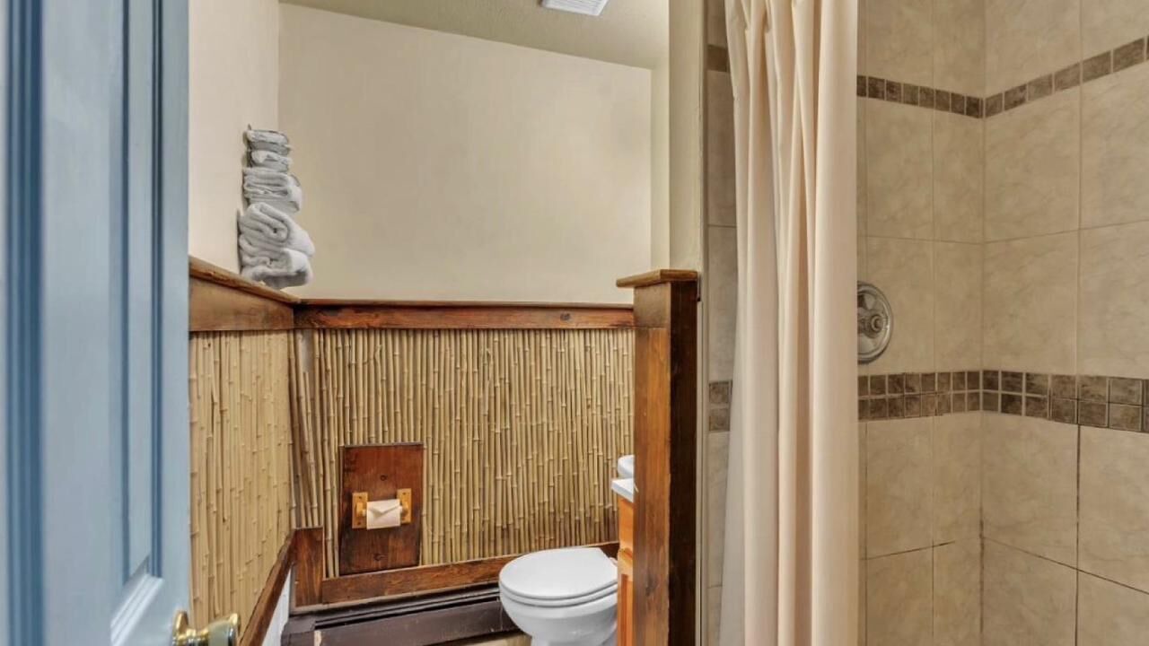 Photo of Bathroom in Linden