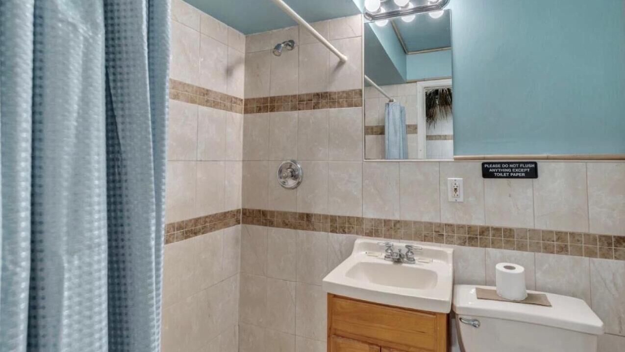 Photo of Bathroom in Linden
