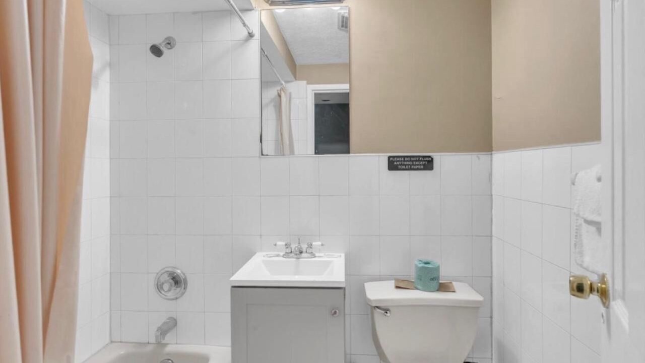 Photo of Bathroom in Linden
