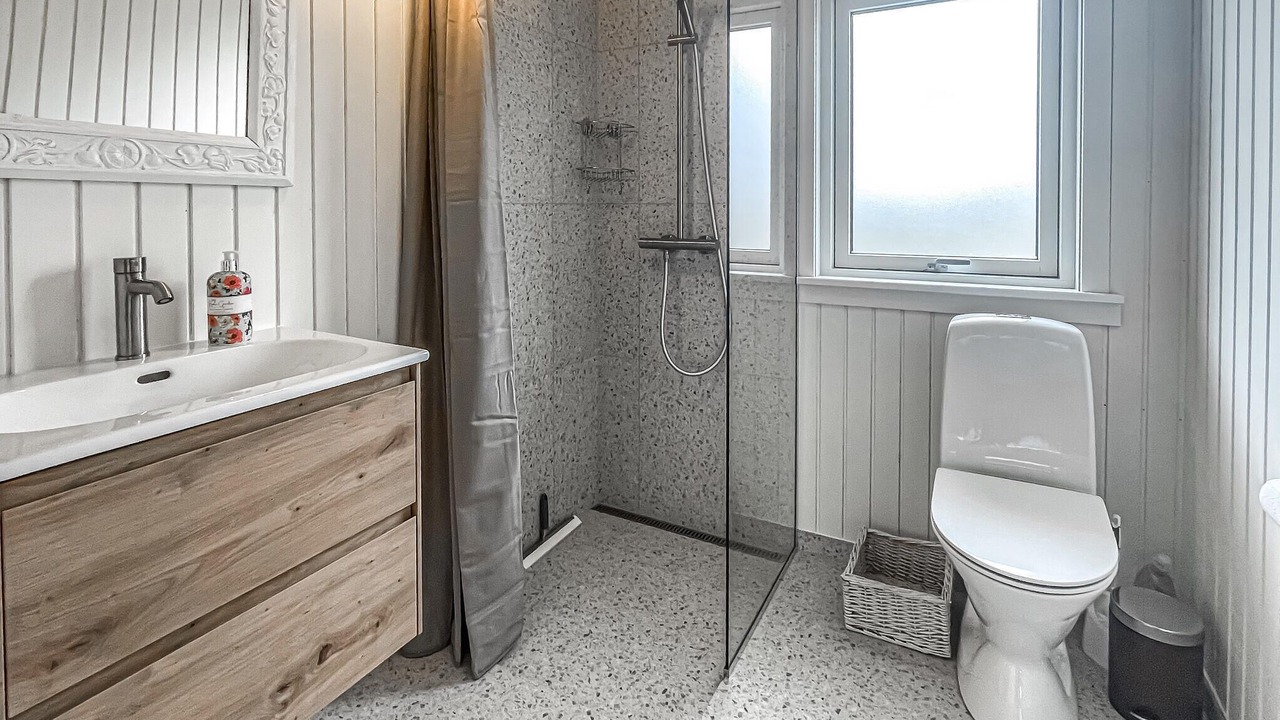 Photo of Bathroom in Yderby