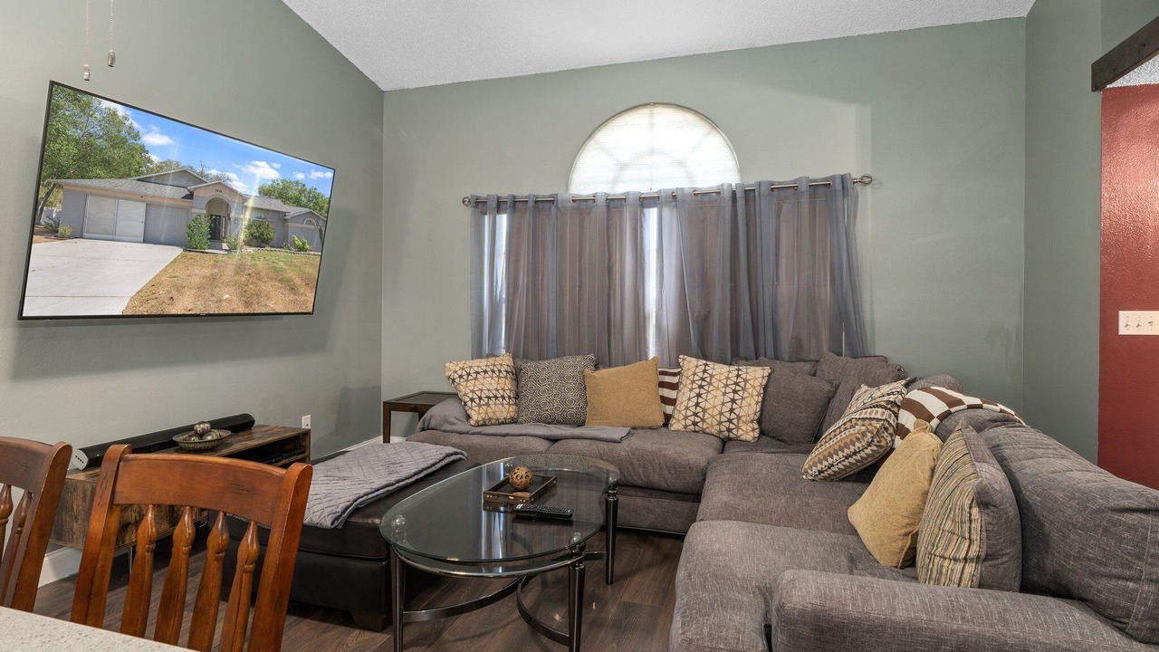 Photo of Livingroom in Lake in the Woods