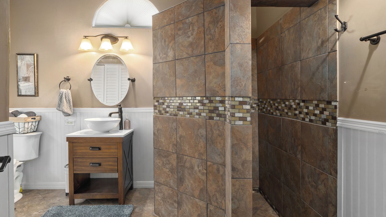 Photo of Bathroom in Lake in the Woods