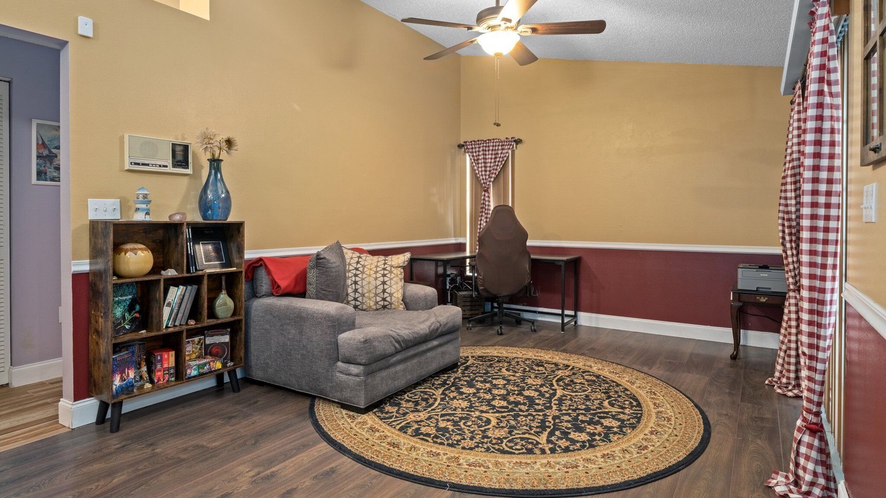 Photo of Livingroom in Lake in the Woods