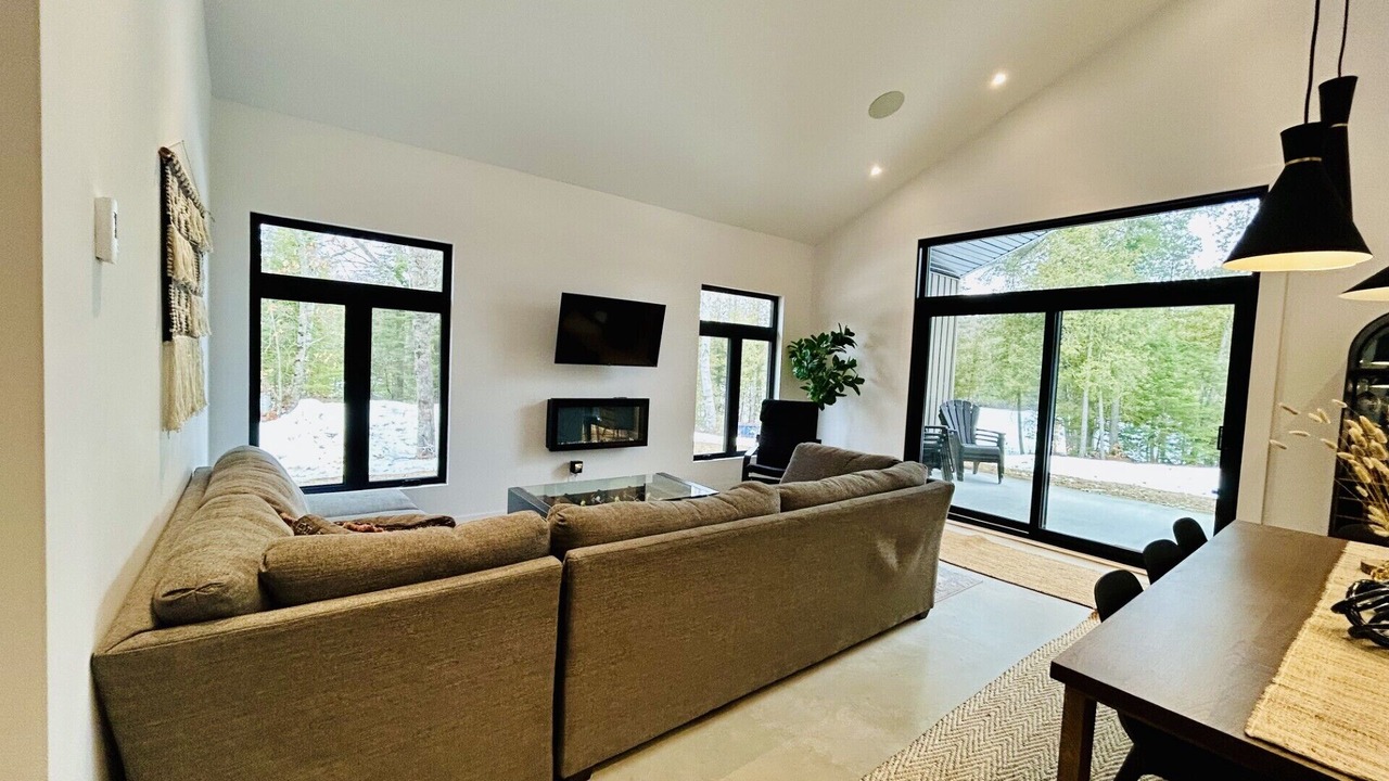 Photo of Livingroom in Low