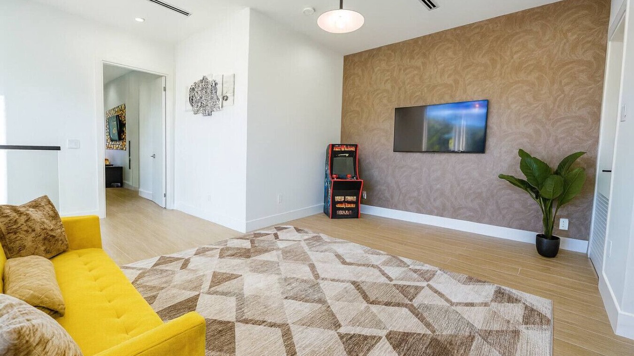 Photo of Livingroom in Harbordale