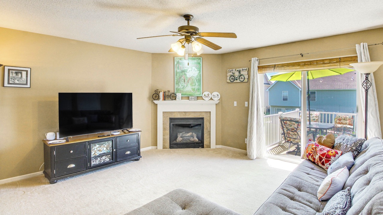 Photo of Livingroom in Lee's Summit