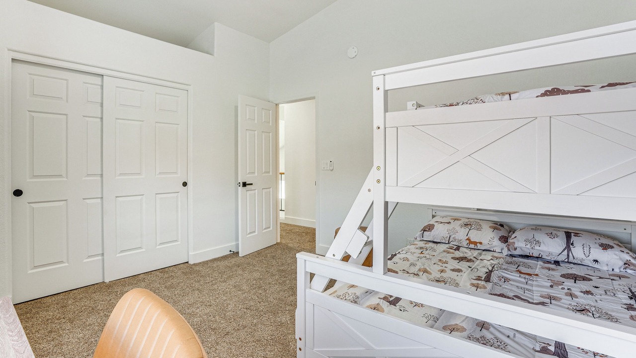 Photo of Bedroom in Garden Lakes Landing