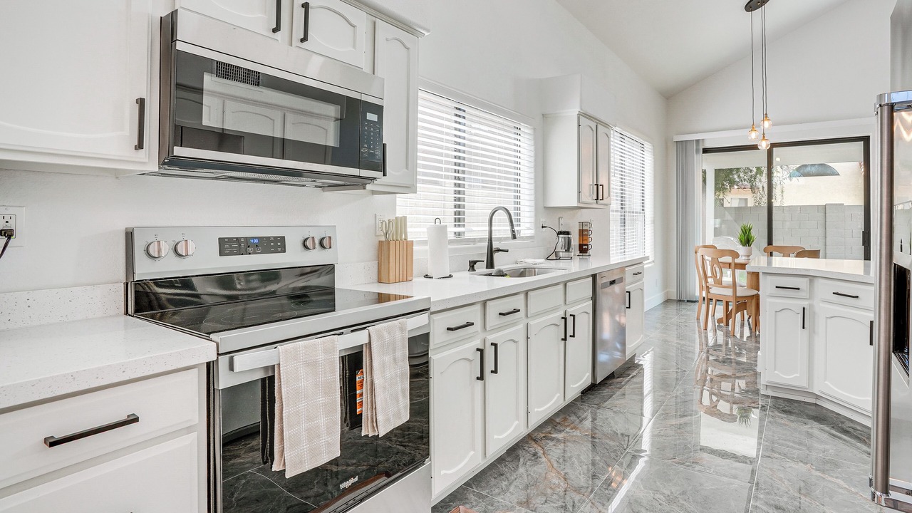 Photo of Kitchen in Garden Lakes Landing