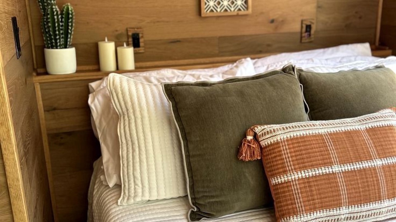 Photo of Bedroom in Log Cabin