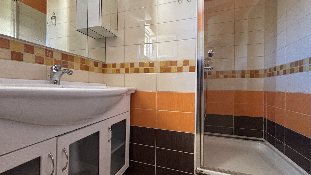 Photo of Bathroom in Lukoran