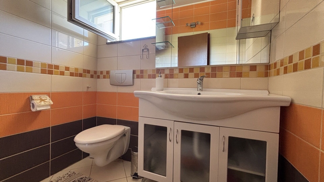 Photo of Bathroom in Lukoran