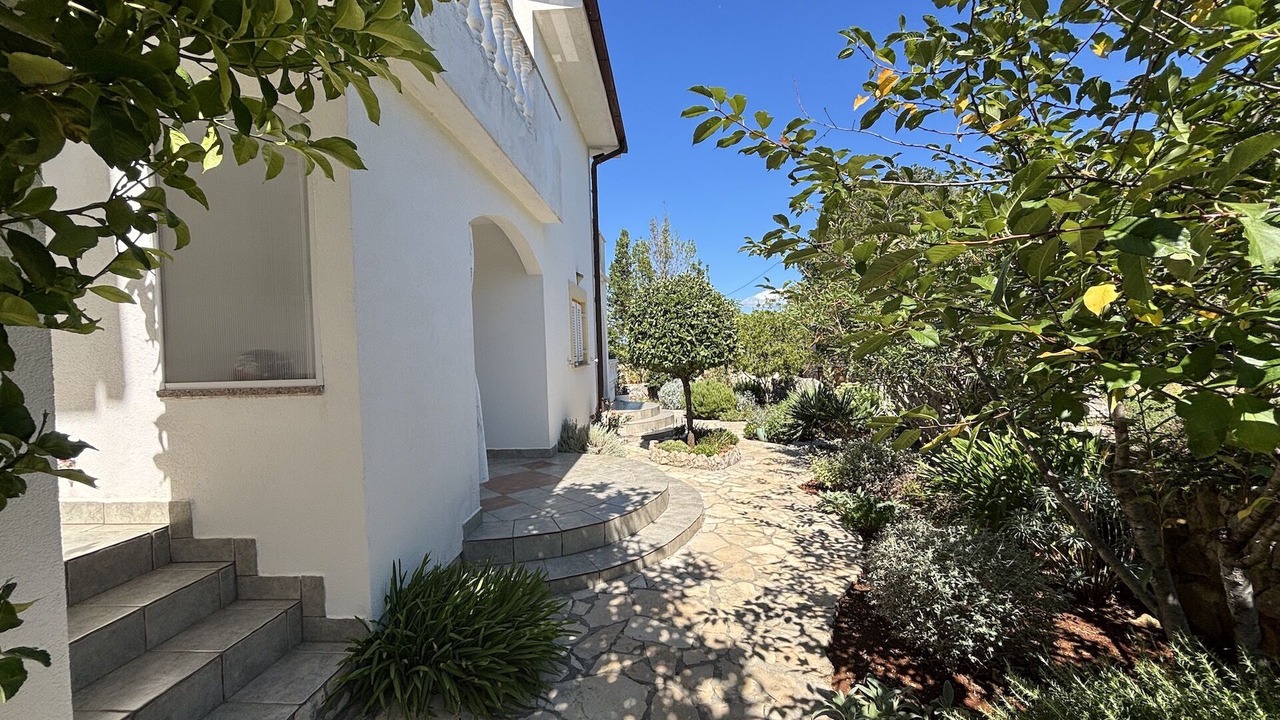 Photo of Outdoor in Lukoran