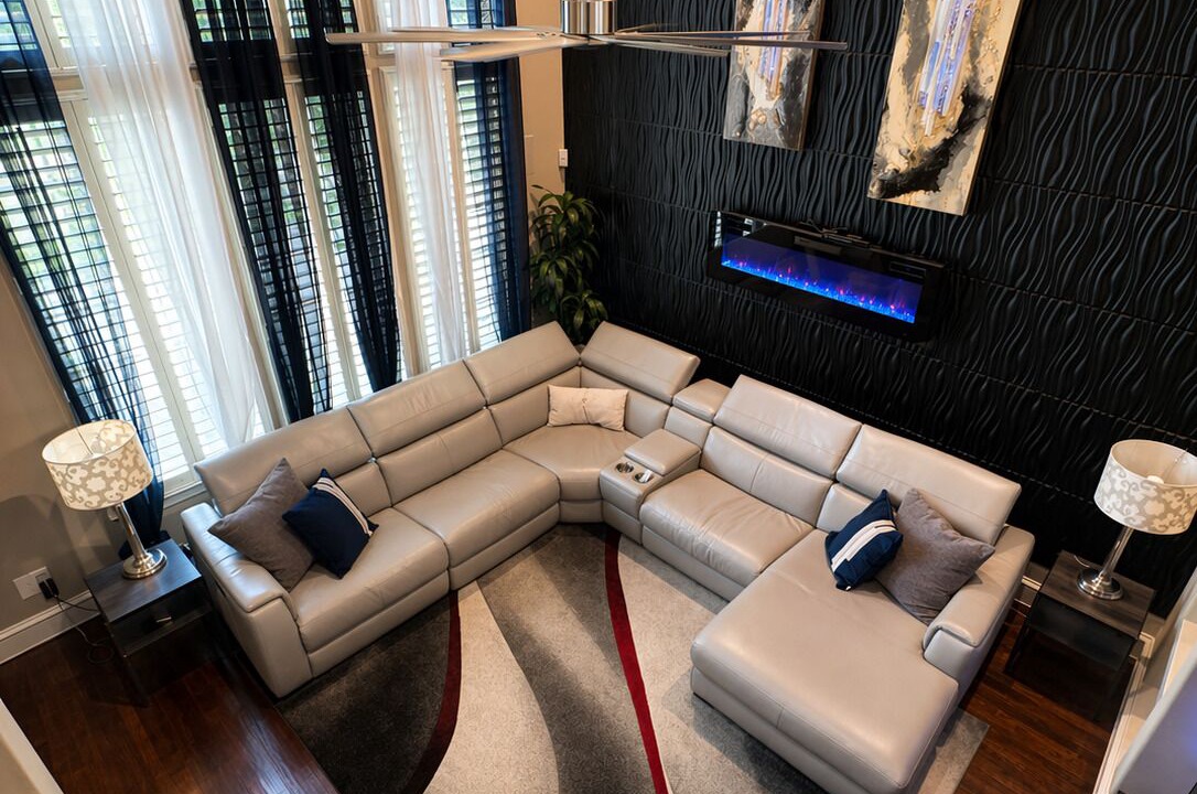 Photo of Livingroom in Legacy Town Center North