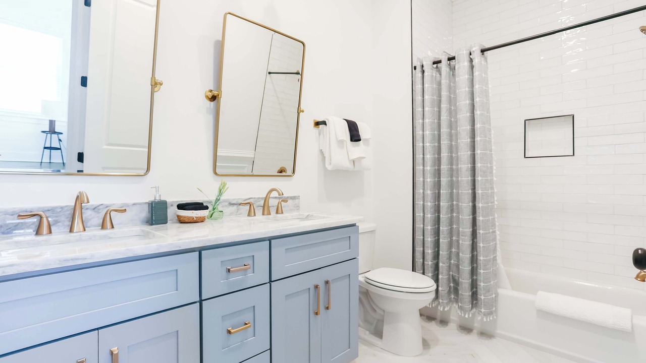Photo of Bathroom in Metropolitan