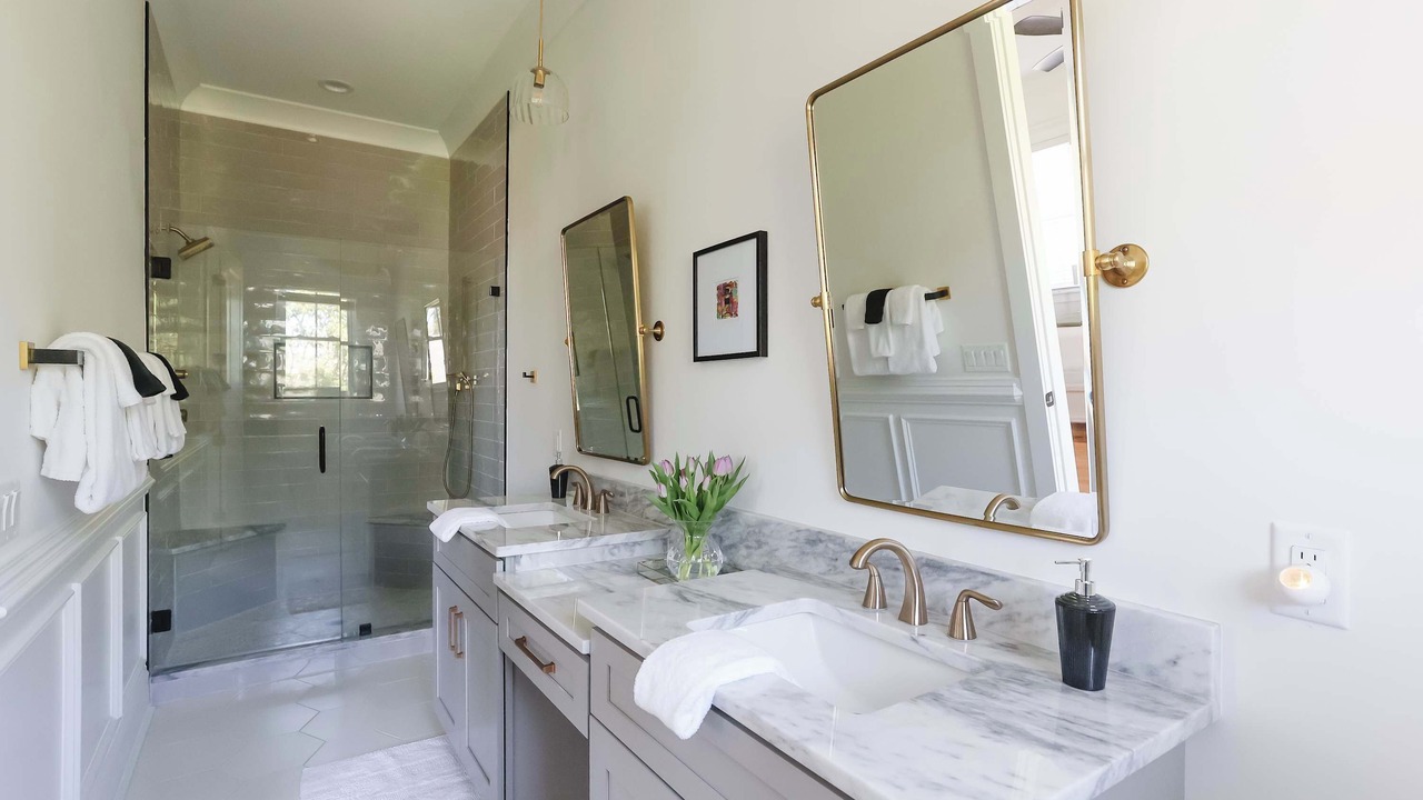 Photo of Bathroom in Metropolitan