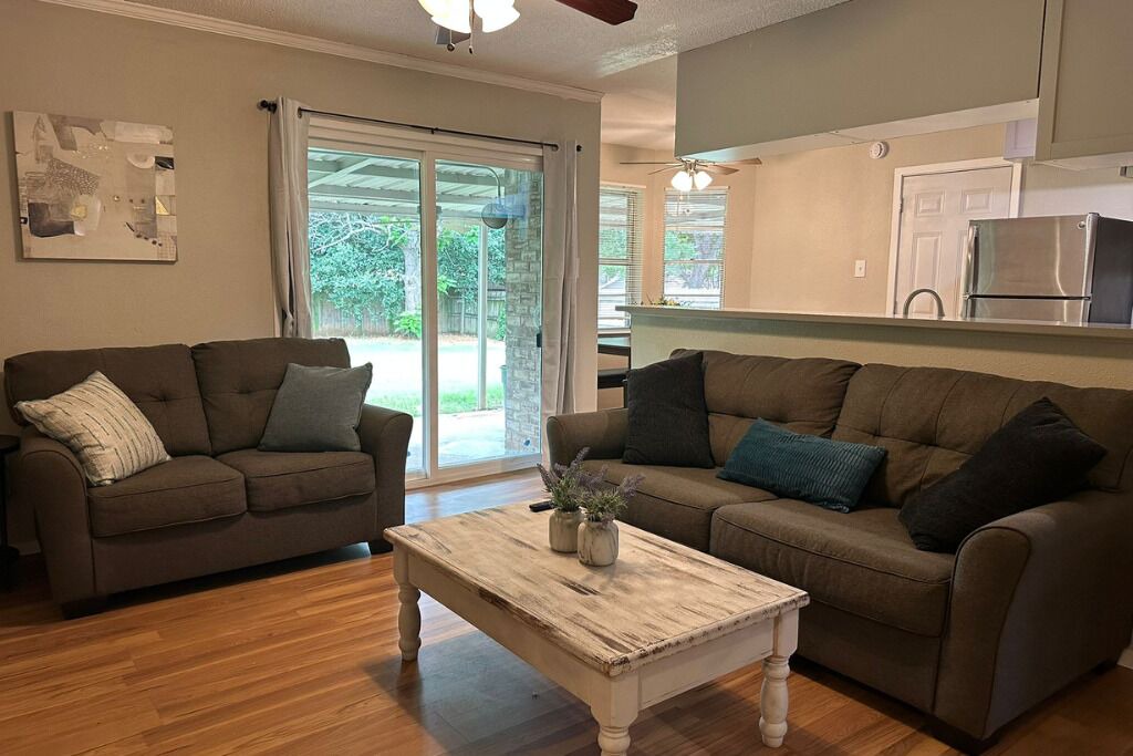 Photo of Livingroom in Euless