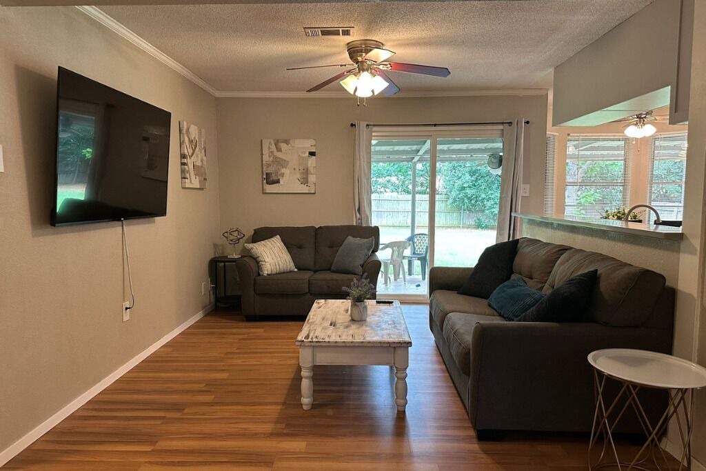 Photo of Livingroom in Euless