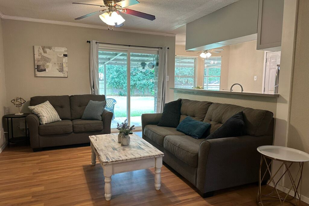 Photo of Livingroom in Euless