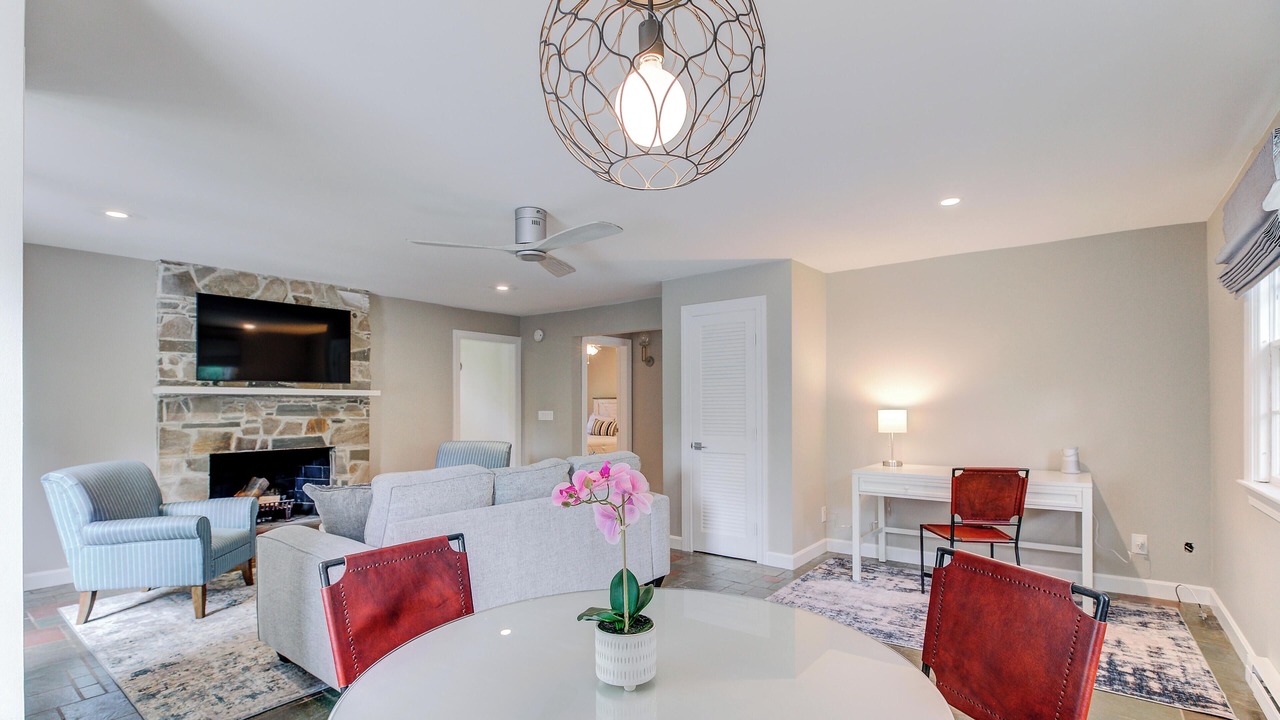 Photo of Livingroom in Top of the Hill