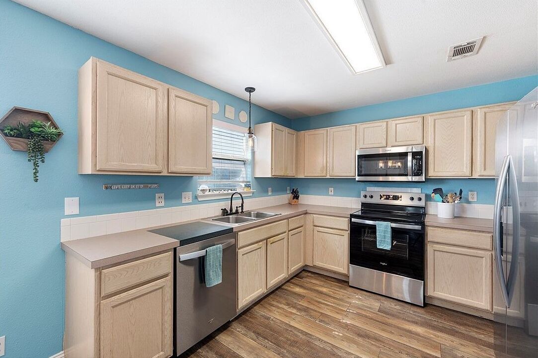 Photo of Kitchen in Leeward Sands