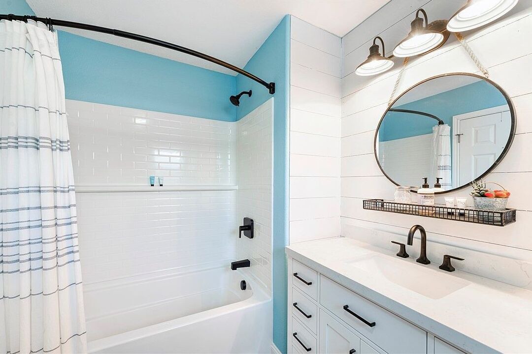 Photo of Bathroom in Leeward Sands