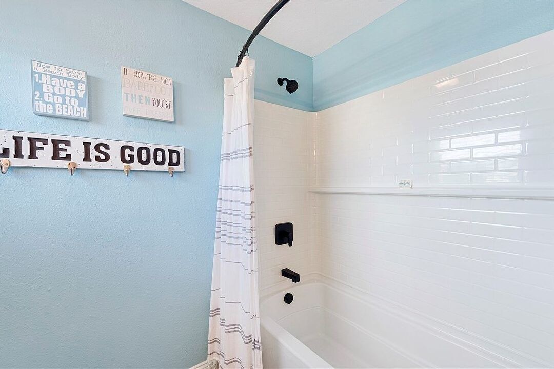 Photo of Bathroom in Leeward Sands