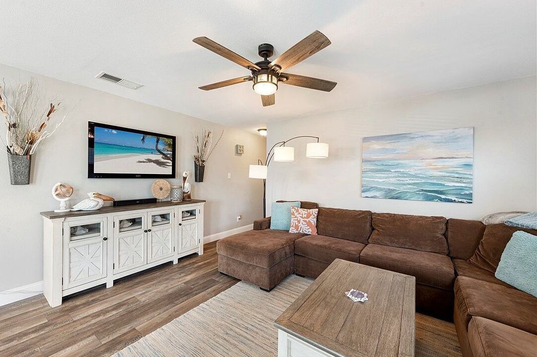 Photo of Livingroom in Leeward Sands