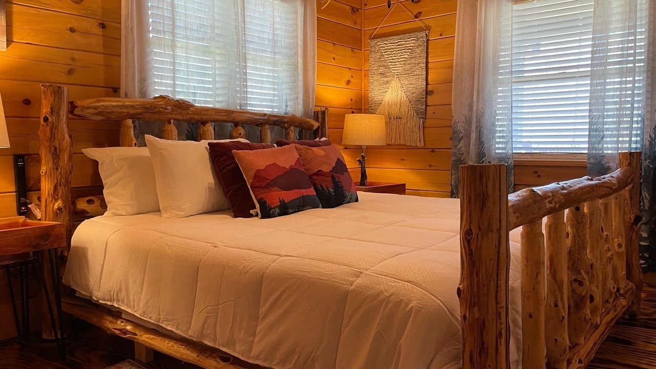 Photo of Bedroom in Hot Springs